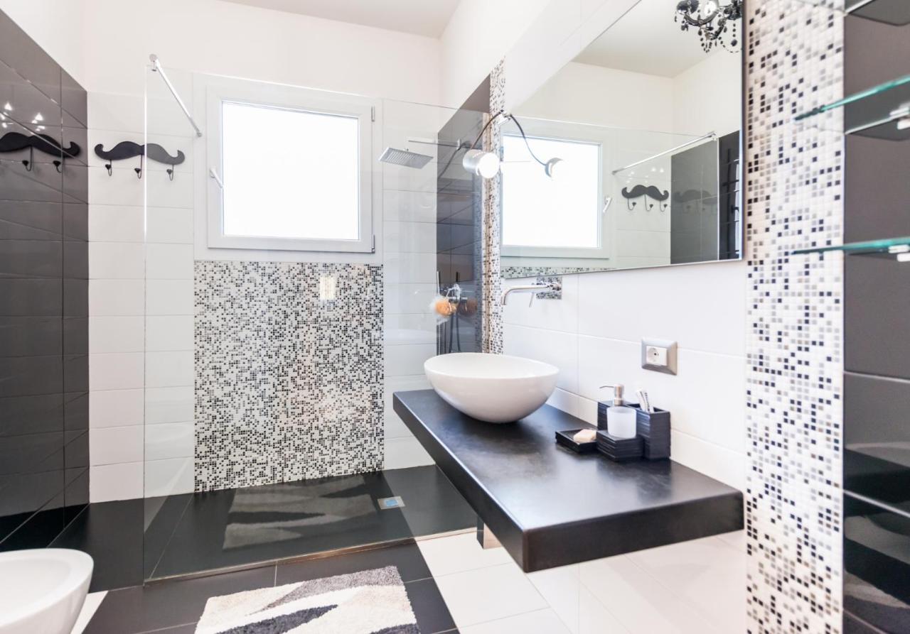 Uliveto' S Apartment Elmas Екстериор снимка